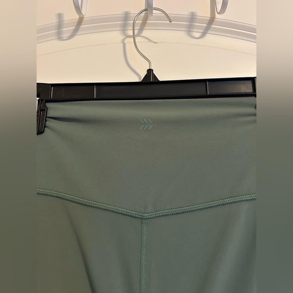 All In motion safe Green High-Waisted straight leg Yoga Pants/ legging - Picture 6 of 7